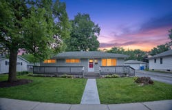 922 E Crestview Court, Crown Point, IN 46307