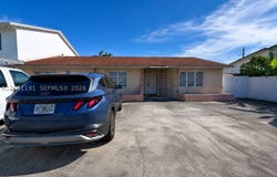 8772 SW 11th St, Miami, FL 33174