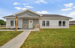 1202 HILLCREST Road, California, MO 65018
