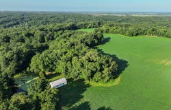 SINGING WOODS Road, Edelstein, IL 61526
