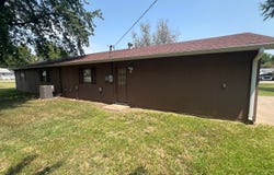 9 S Holiday, Iola, KS 66749