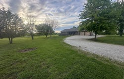 783 NW 43p Road, Clinton, MO 64735