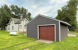 211 Indian Ave, Hastings, IA 51540