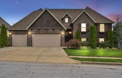 409 W Landsdowne Drive, Ozark, MO 65721