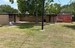 102 Brown Street, Edna, TX 77957