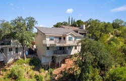 512 Harbor Dr, Spicewood, TX 78669