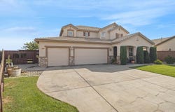 1315 Acres Way, Hanford, CA 93230