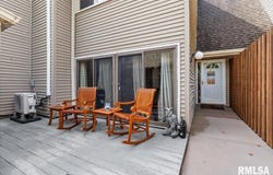 19 COUNTRY Place, Springfield, IL 62703