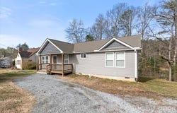 127 Hawthorne Drive, Brevard, NC 28712