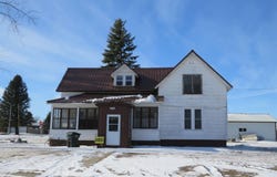 109 S 5th St., Mallard, IA 50562