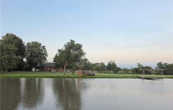 1406 E 4th Avenue, Garnett, KS 66032