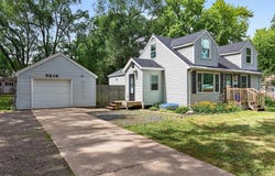 9516 10th Avenue S, Bloomington, MN 55420
