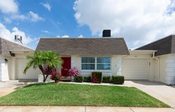 6915 VERSAILLES N, PINELLAS PARK, FL 33781