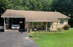 1223 W Cape Rock Drive, Cape Girardeau, MO 63701