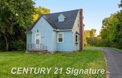 3244 S Center Road, Burton, MI 48519