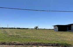 409 W 3rd Street, Plainview, TX 79072