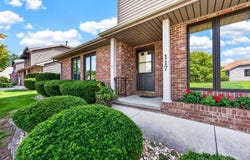 117 Manor Circle, Bloomington, IL 61704