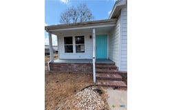 413 W Hamilton, Cuero, TX 77954