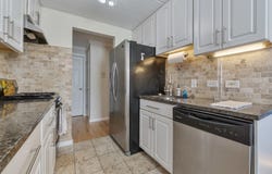 9143 S Roberts Road, Hickory Hills, IL 60457