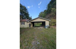 7118 Deskins Rd, Vansant, VA 24656