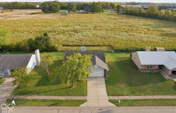 208 Fountain Lake Drive S, Shelbyville, IN 46176