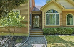 6 Foxwood Road, New Paltz, NY 12561