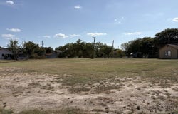 604 S 7TH ST, Kenedy, TX 78119