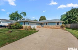 2517 COLUMBUS Circle, Springfield, IL 62703
