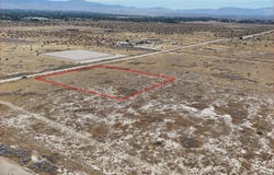 E Ave Q, Palmdale, CA 93591