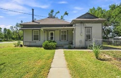1531 Main Navarre, Hope, KS 67451