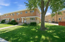 8663 Gregory Lane, Des Plaines, IL 60016