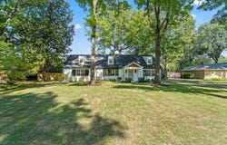 386 E ERWIN Dr, Memphis, TN 38117