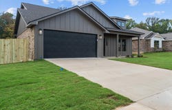 16410 Crossing Circle, Lindale, TX 75771