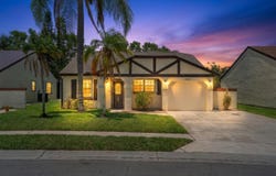 2225 SE Barrington Street, FL 34952
