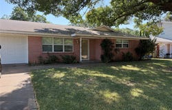 1221 Wade Hampton Street, Benbrook, TX 76126