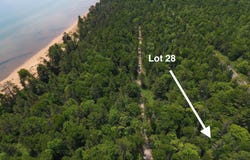 THIRD CREEK SUBDIVISION lot: 28, Paradise, MI 49768