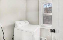 1228 E Jarvis Avenue, Hazel Park, MI 48030