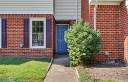668 Hollomon Dr, Hampton, VA 23666