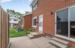 2427 S 3rd St. Plaza, Omaha, NE 68108