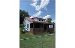 515 King Avenue, Madison, WV 25130