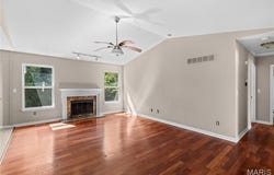 10 Bridle Spur Ct, Wright City, MO 63390
