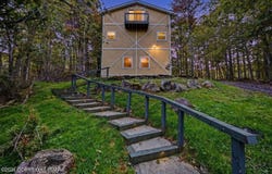 9868 Deerwood Drive, Tobyhanna, PA 18466