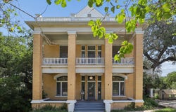 504 S MAIN ST, Lockhart, TX 78644