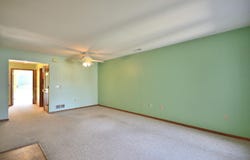 306 Hartford Sq, Hartford, WI 53027