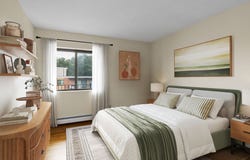 5 Linda Ln, Boston, MA 02125