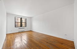15020 71st Avenue, Flushing, NY 11367
