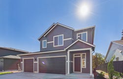 614 W 19TH St, LaCenter, WA 98629