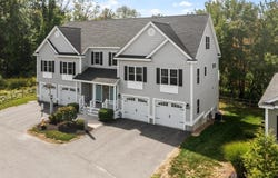 13 Commodore Way, Westford, MA 01886