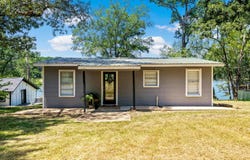 597 Naples, Omaha, TX 75571
