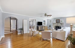 2 Glenvue Dr, Ross Twp, PA 15237